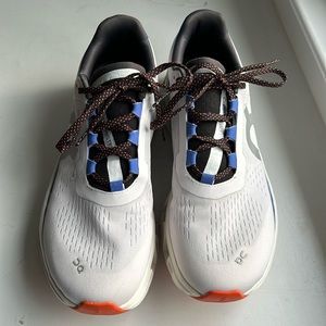 On Running Cloudmonster white/blue/orange 10.5
